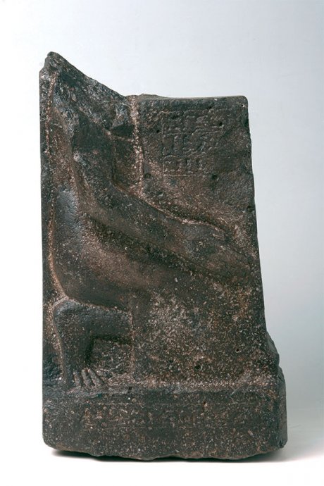 Anónimo, Estatua naofora con los nombres Psammetico - A Neith, 1540