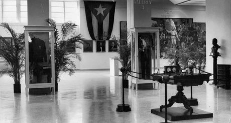 Sala 3 con piezas de pintura cubana del período colonial.