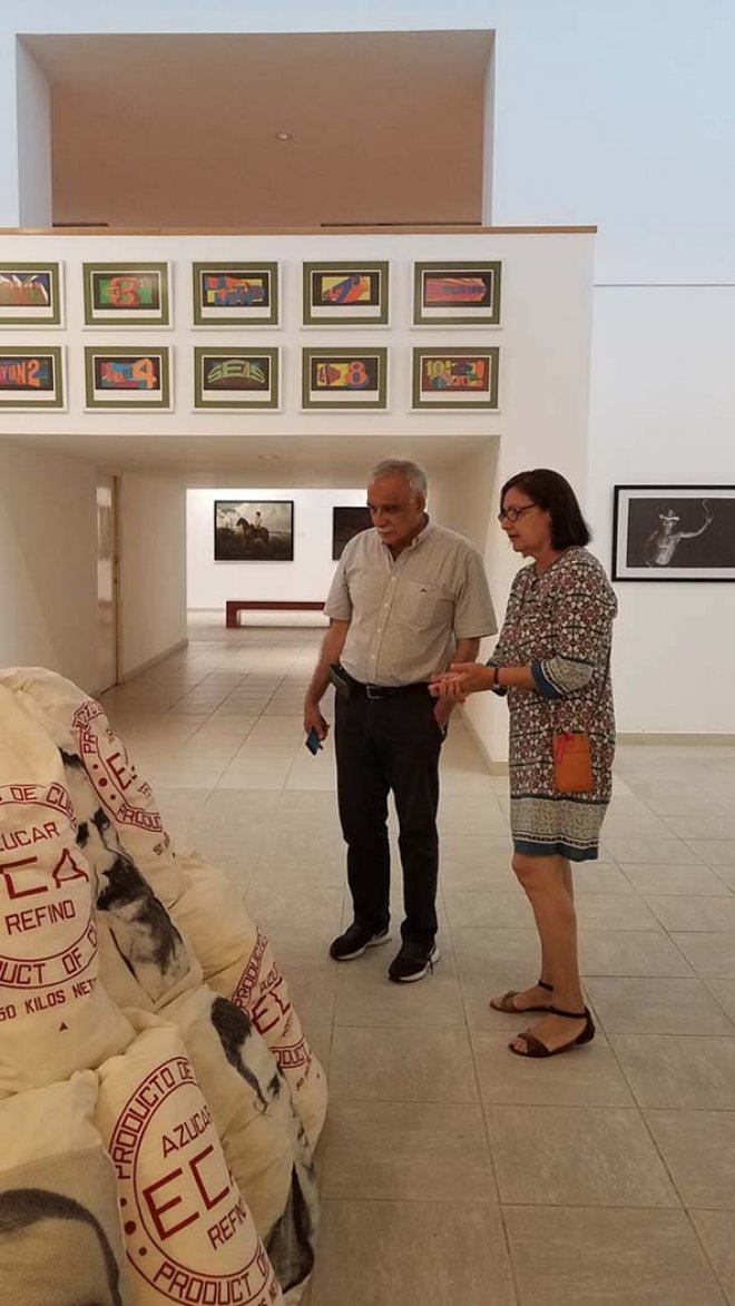 Ticio Escobar recorre la exposición La posibilidad infinita. Pensar la nación