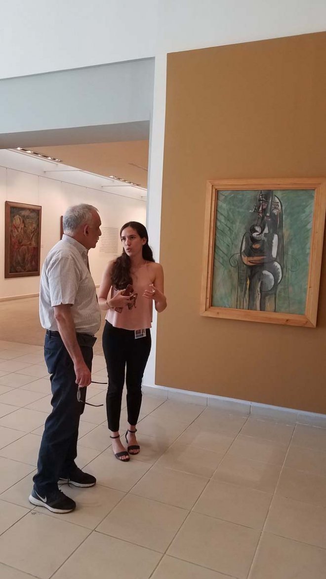 Ticio Escobar recorre la exposición La posibilidad infinita. Pensar la nación