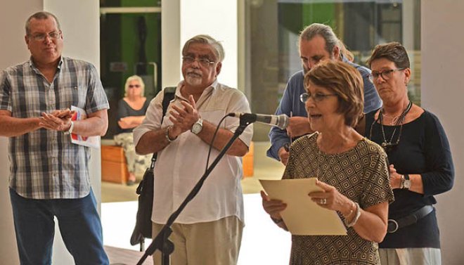 Dolores Calviño, subdirectora de la Cinemateca de Cuba, da a conocer la Resolución que declara a la colección gráfica de Carteles de Cine del ICAIC como Patrimonio Cultural de la nación.