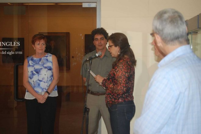Niurka Fanego, jefa del Dpto de Colecciones y Curaduría, deja inaugurada la exposición