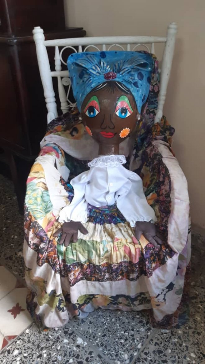 Pieza de papier mache elaborada durante los talleres que impartió Antonia Eiriz 