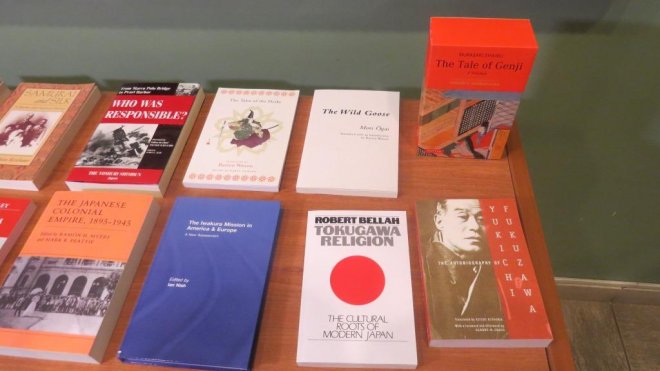 Donación de libros de la Fundación Nippon
